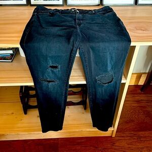Good American Good Legs skinny jeans with destruction Size 20
